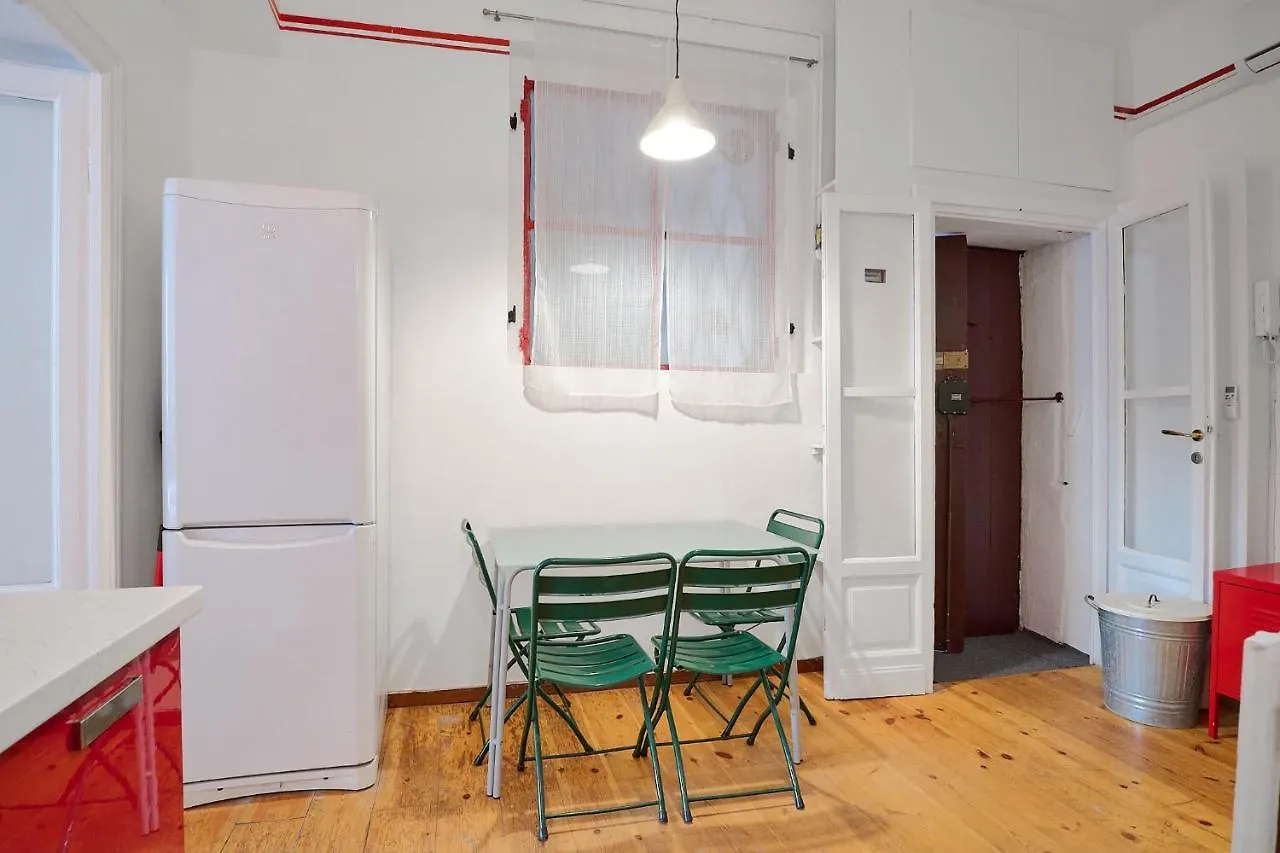 Xenia Apartments - Central Studio Apartment In Navigli Area Milano 0*,  İtalya