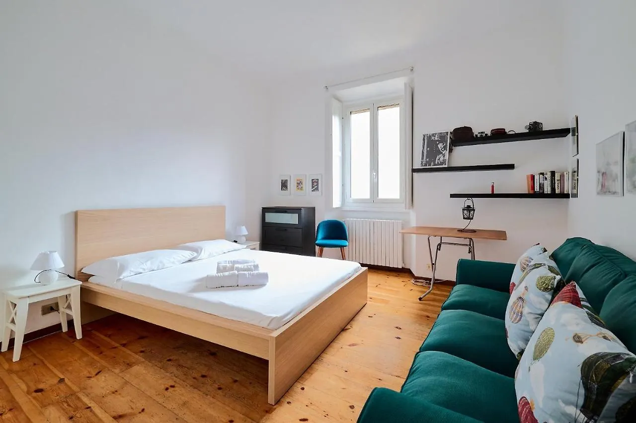 Xenia Apartments - Central Studio Apartment In Navigli Area Milano İtalya
